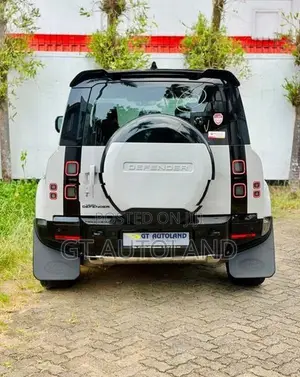 Land Rover Defender X-Dynamic HSE P300e 2026