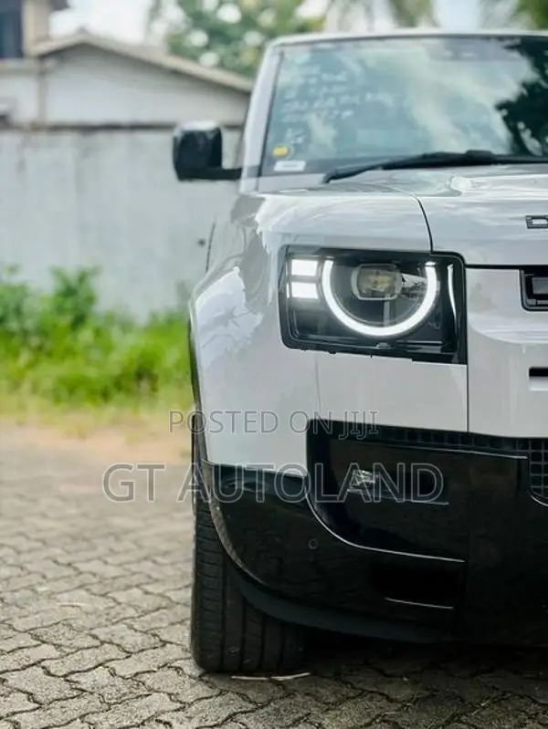 Land Rover Defender X-Dynamic HSE P300e 2026