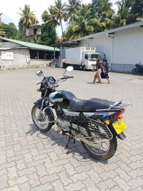 Bajaj CT100 2010