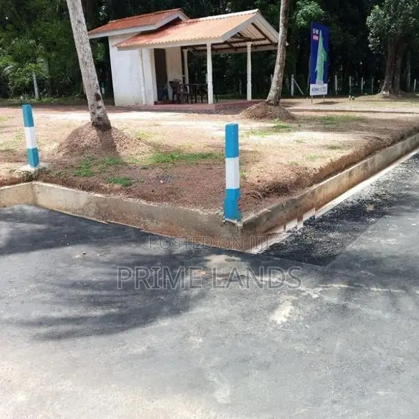 Land in kadana
