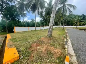 Land in Panagoda