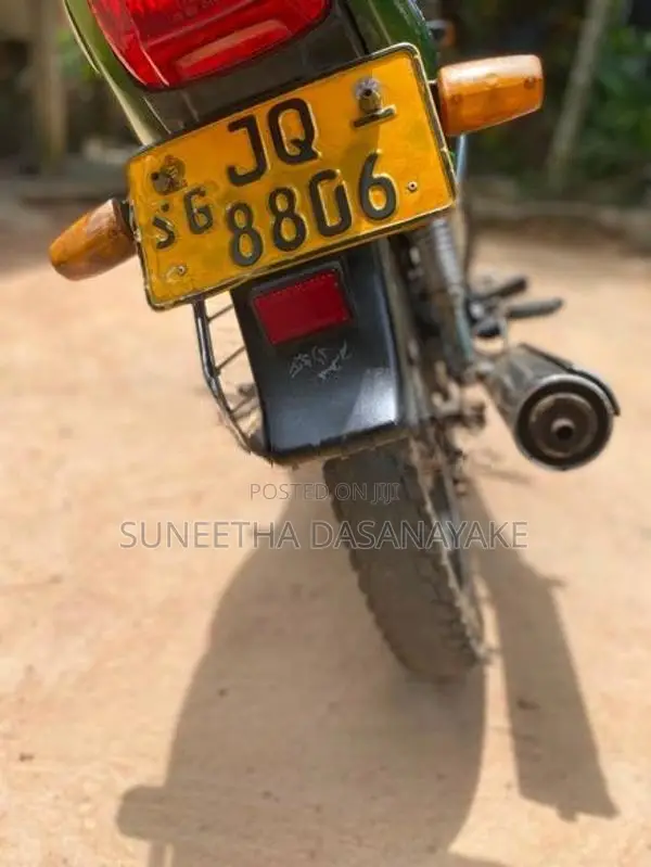 Bajaj Caliber 2005