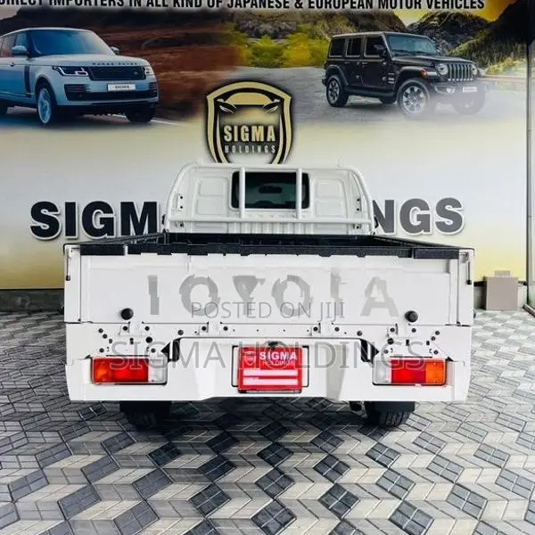 Toyota Hilux Champ Attractive Pac 2024