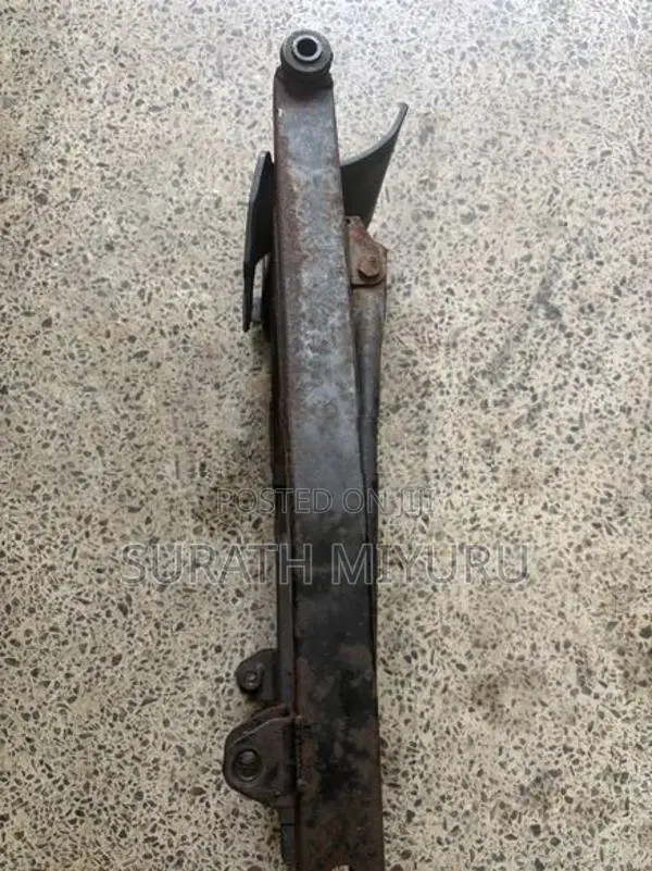 Bajaj Discover Swing Arm