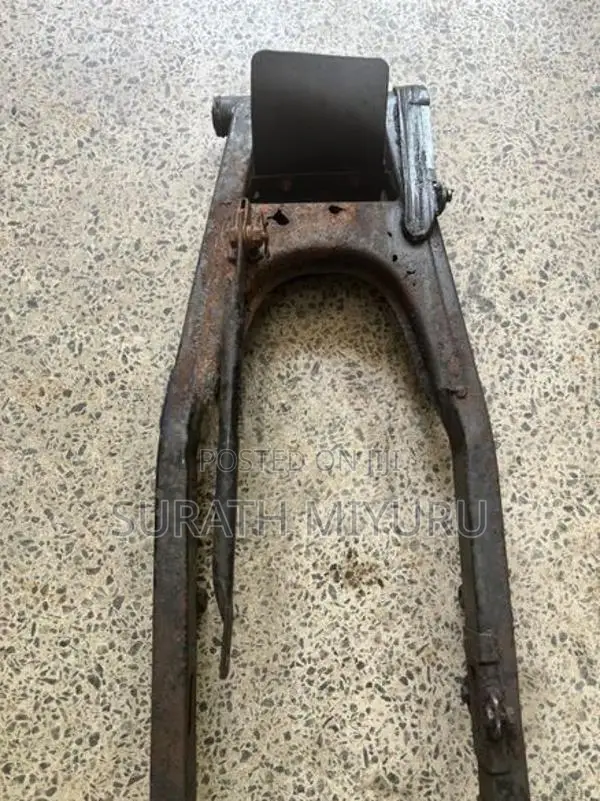 Bajaj Discover Swing Arm