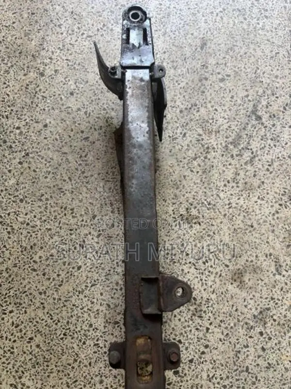Bajaj Discover Swing Arm