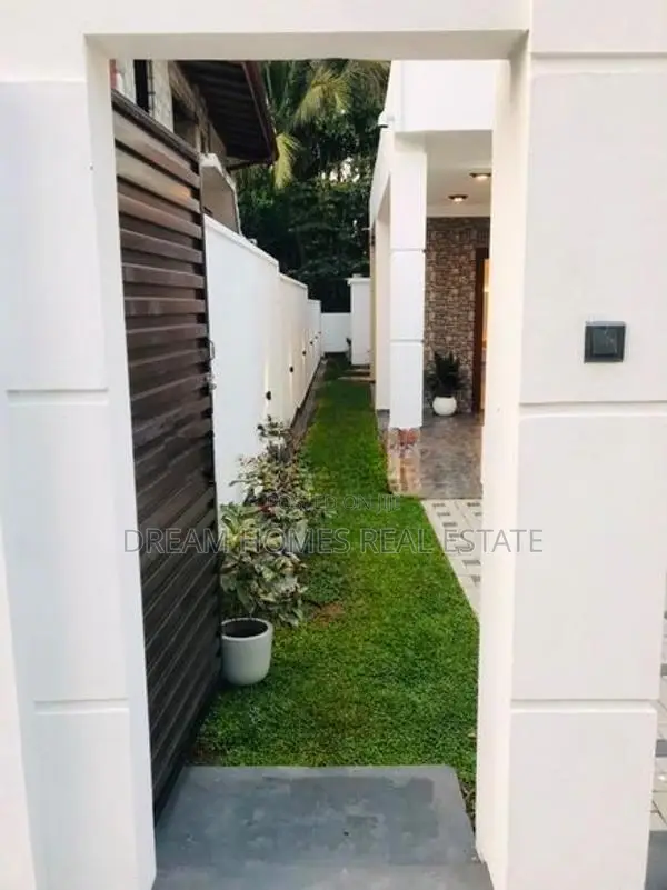Brand New 2-Storey House for Sale –Kaduwela