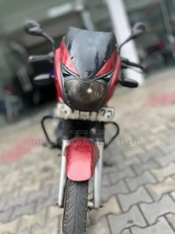 Bajaj Pulsar 180 2005