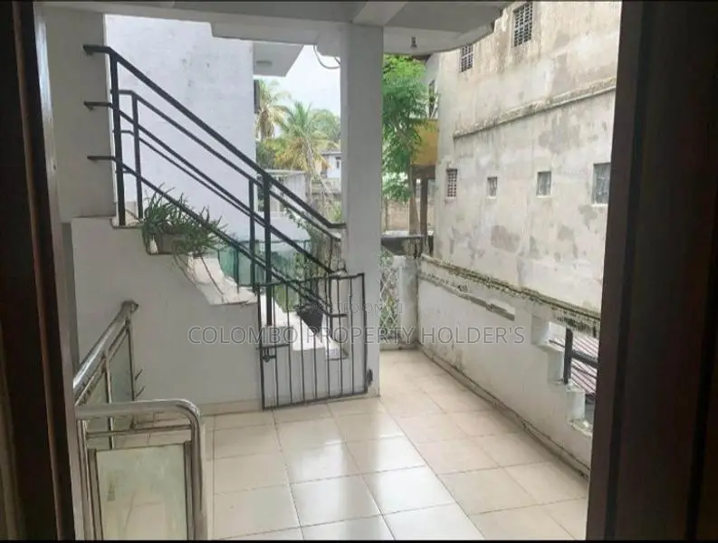 HOUSE RENT IN DEHIWALA UPSTAIRS