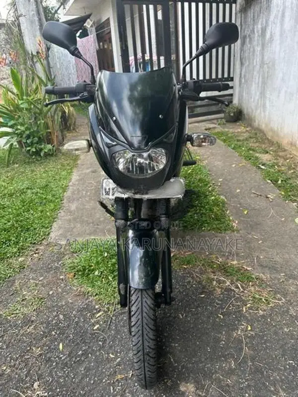 Bajaj Pulsar 150 2015