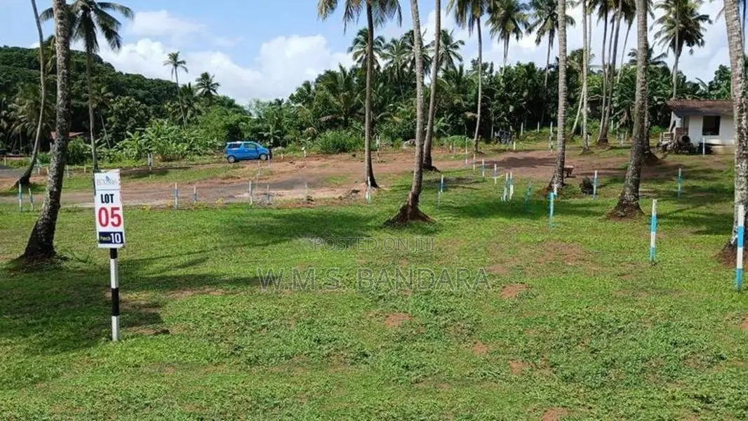 Land for sale Near Main Road Polgahawela K