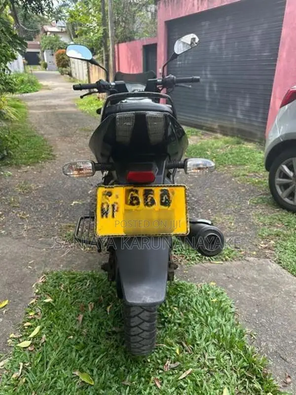 Bajaj Pulsar 150 2015