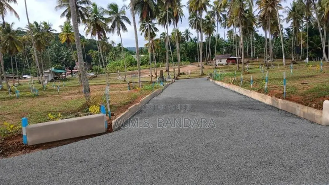 Land for sale Near Main Road Polgahawela K