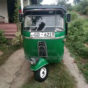 Bajaj RE 2000