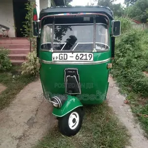 Bajaj RE 2000
