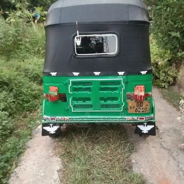 Bajaj RE 2000