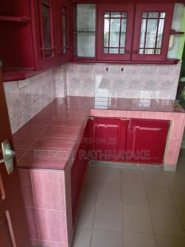 Second Floor House for Rent in Raththanapitiya