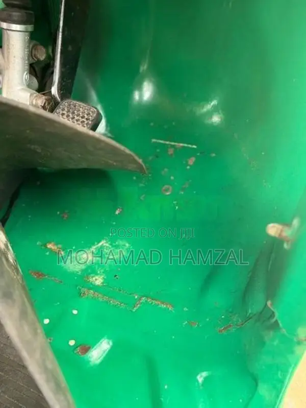 Bajaj RE 2014