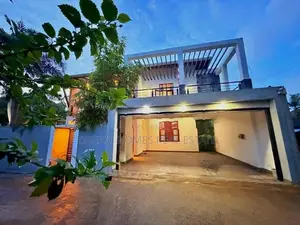 Swimming Pool House for Sale – Thalawathugoda