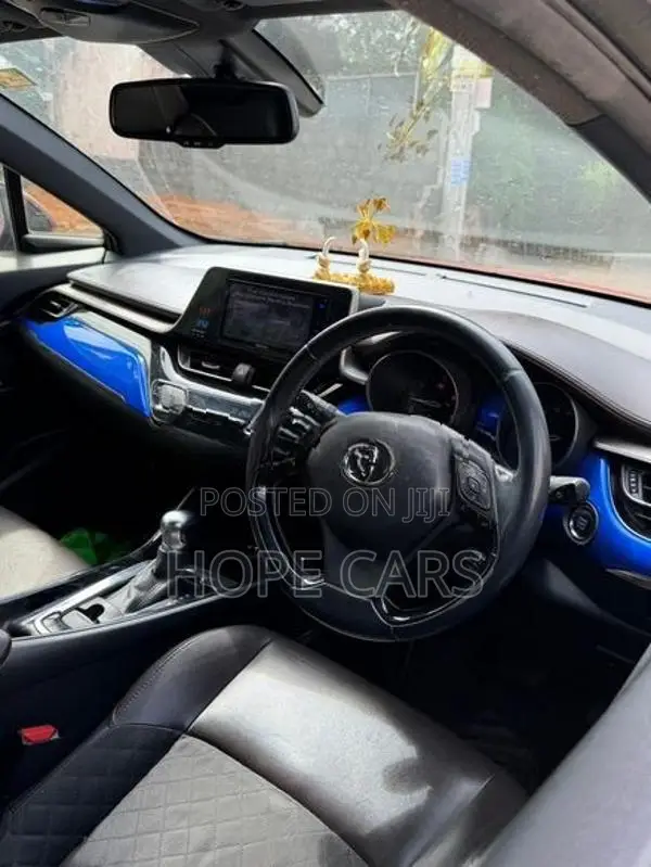 Toyota CHR NGX 50 2018