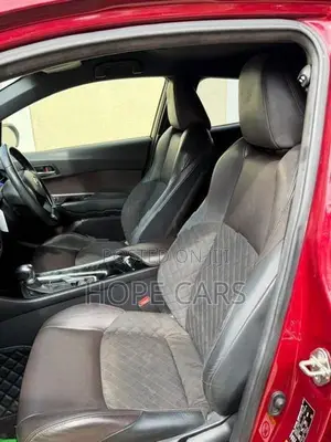 Toyota CHR NGX 50 2018