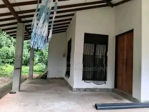 කුරුණෑගල ඉබ්බාගමුව පාන්ගොල්ල ප්‍රදේශයෙන් අලුතින් නිමකල නව නිවස