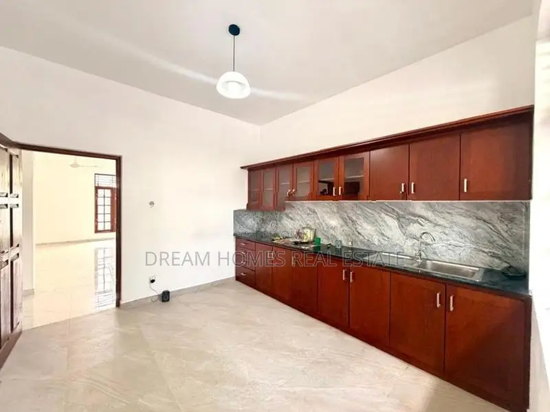 Modern 4 Bedroom House – Nugegoda