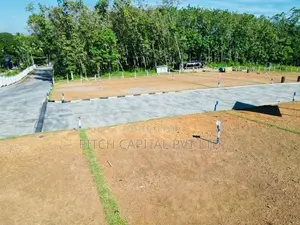 කලුඅග්ගල Leisure World එකට මායිම ඇති වටිනා බිම් කොටසක්