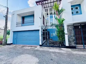 6 Bedroom Luxury Residence for Sale in Papiliyana