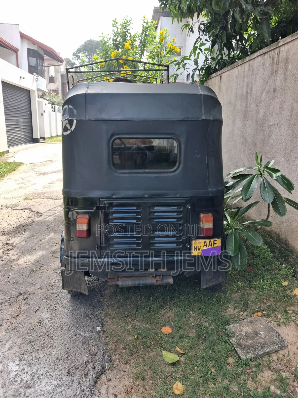 Bajaj RE 2012 Black