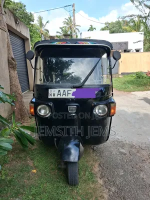 Bajaj RE 2012 Black