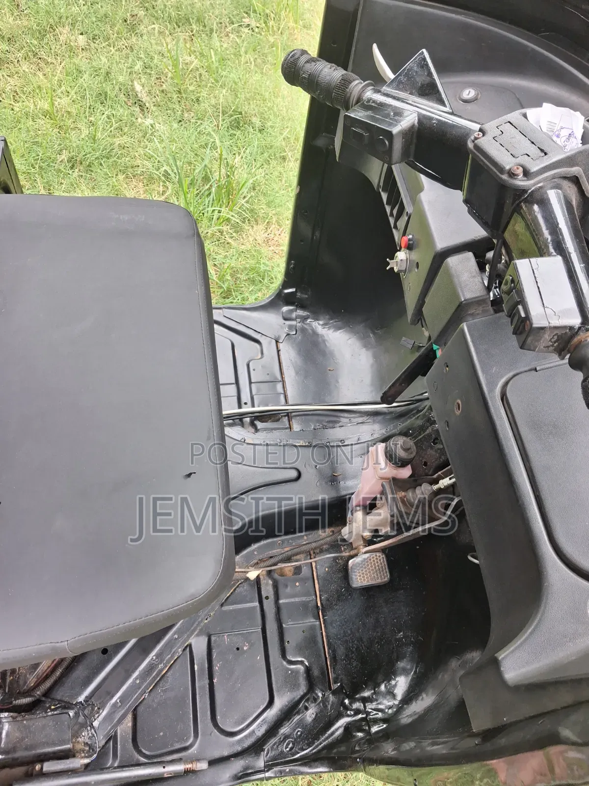 Bajaj RE 2012 Black