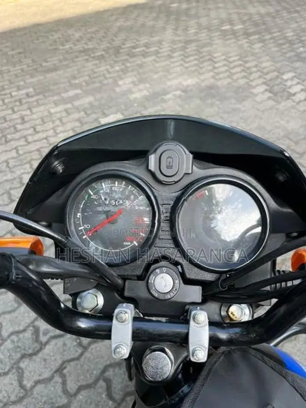Bajaj CT100 2026