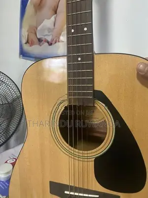 Yamaha F310 Acoustic Guitar