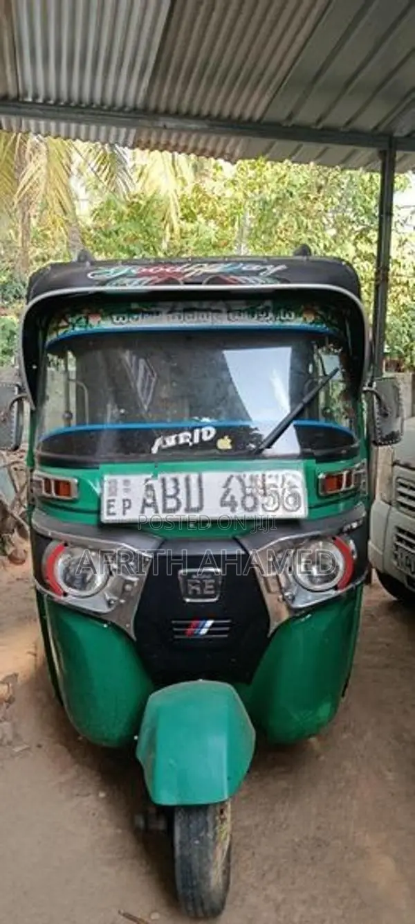 Bajaj RE 2016