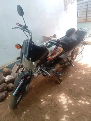 Bajaj CT100 2014