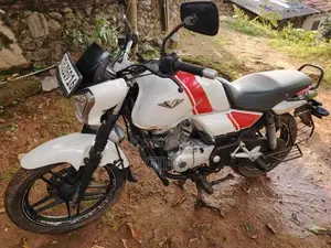 Bajaj V15 2016