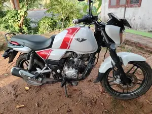 Bajaj V15 2016