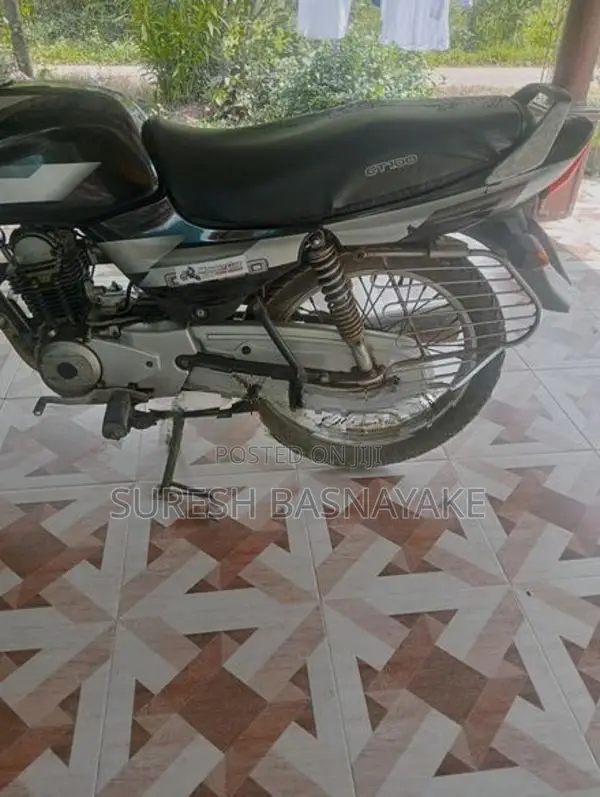 Bajaj CT100 2005