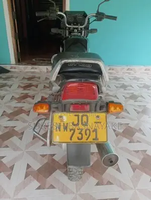 Bajaj CT100 2005