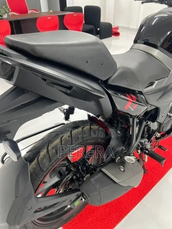 Hero Hunk 160R 2026