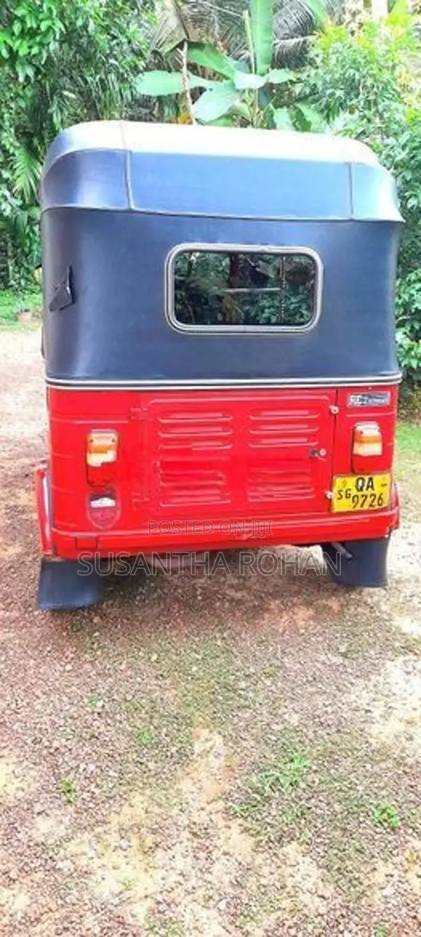 Bajaj RE 2005