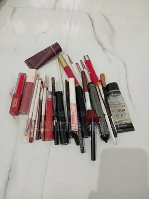 Make up Items with Box