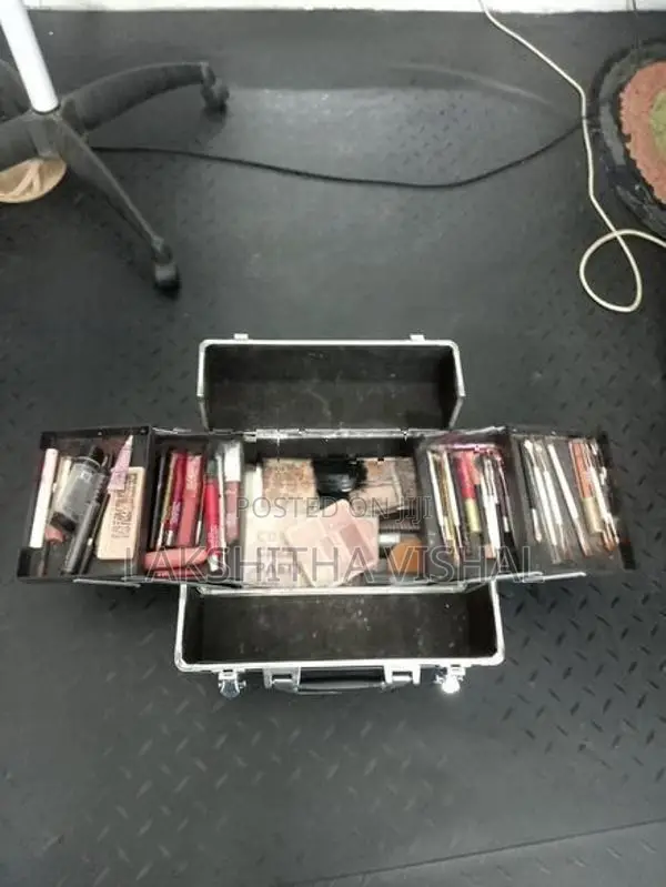 Make up Items with Box