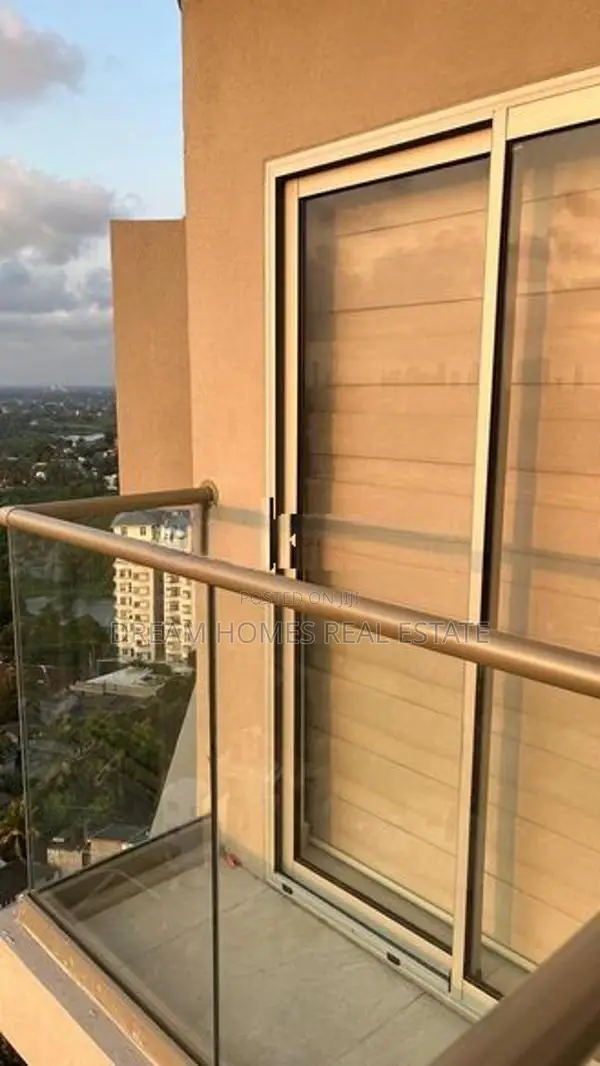 22nd Floor Luxury Apartment for Rent – Rajagiriya