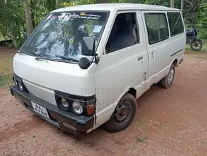 Nissan Vanette 1984