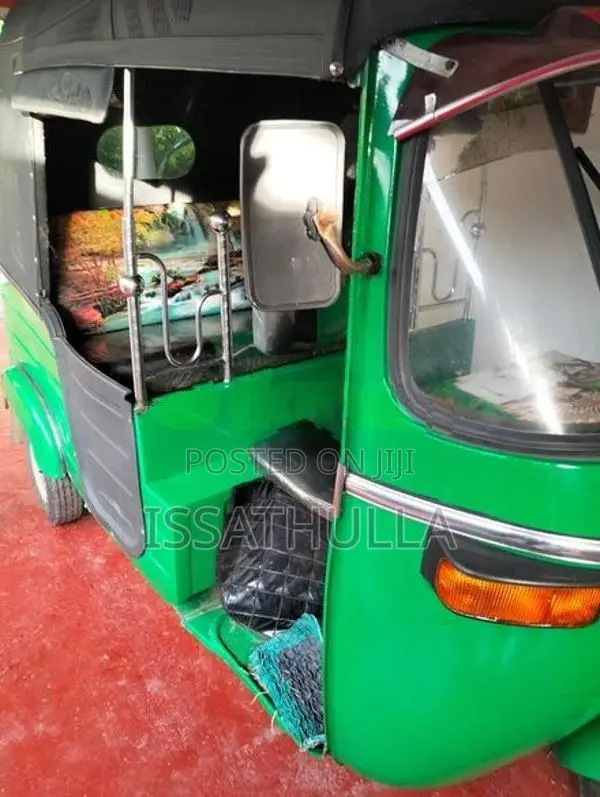 Bajaj RE 1999