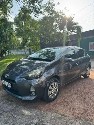 Toyota Aqua G garde 2013
