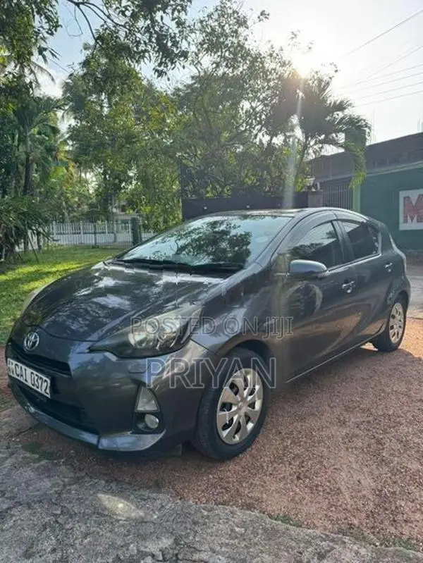 Toyota Aqua G garde 2013