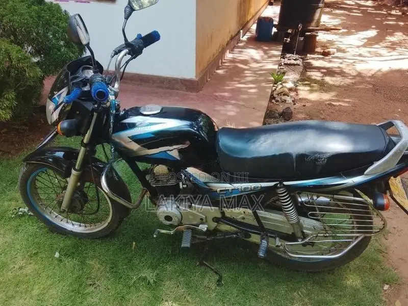 Bajaj CT100 2005